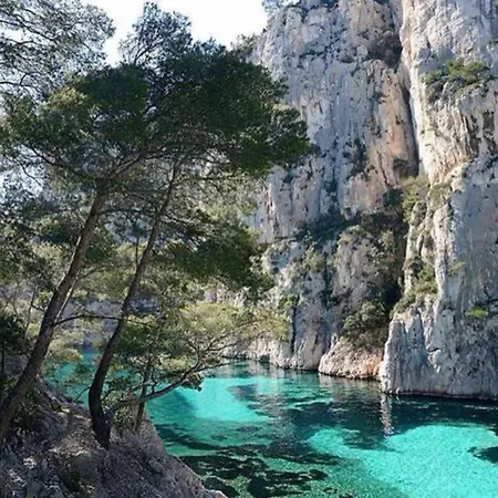 Cosy Corner * Cassis