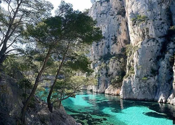 Cosy Corner * Cassis