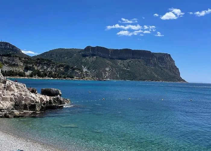 Cosy Corner Cassis